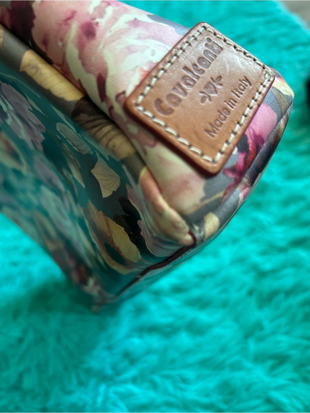 Cavalcenti Floral Print Wristlet Clutch in Gray with Pink & Yellow Blooms - Picture 5 of 16